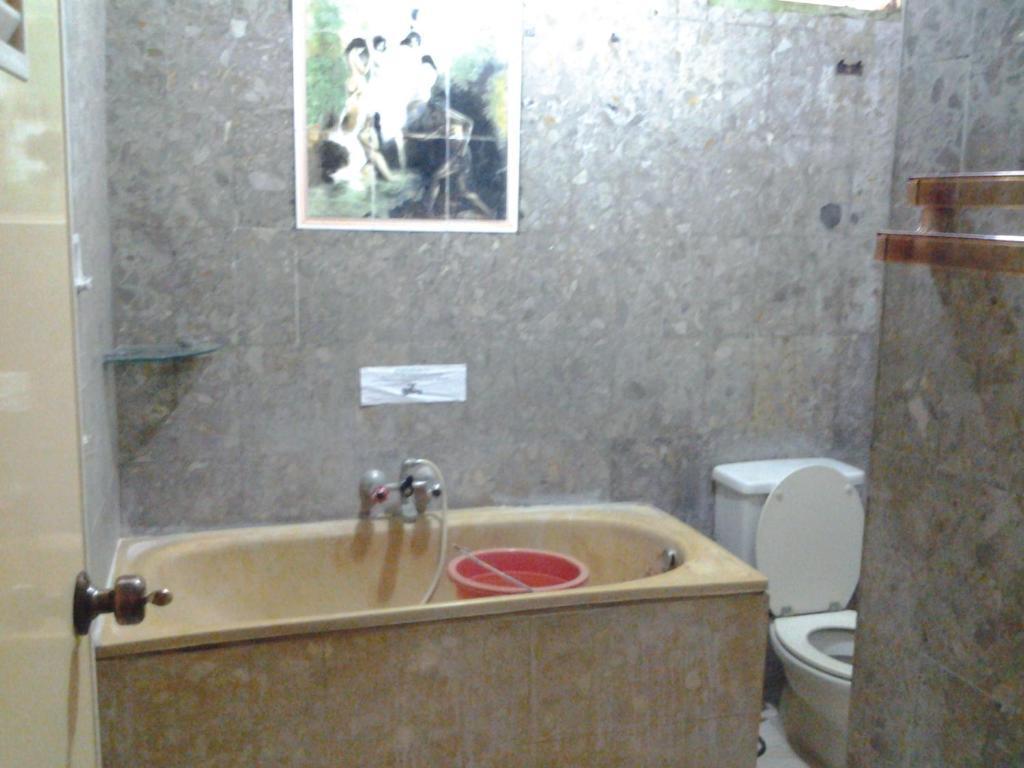 Villa And Resto Basanova Batu  Quarto foto