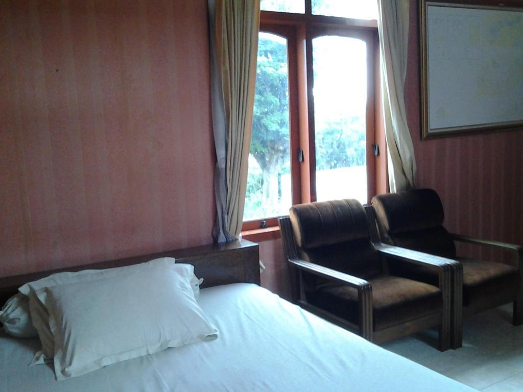Villa And Resto Basanova Batu  Exterior foto